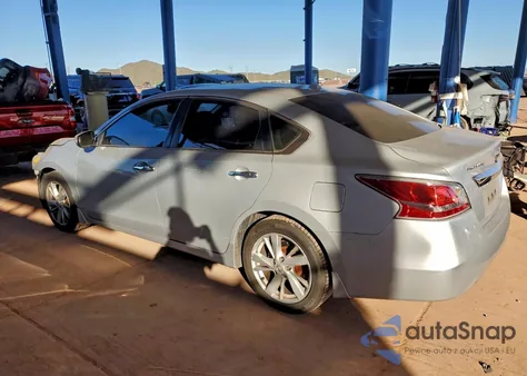 2015 Nissan Altima 2.5 z USA, uszkodzony, nr VIN 1N4AL3AP1FN397857